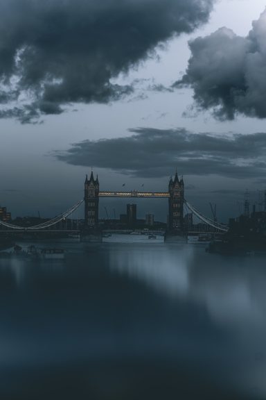 TOWER BRIDGE - LONDON
